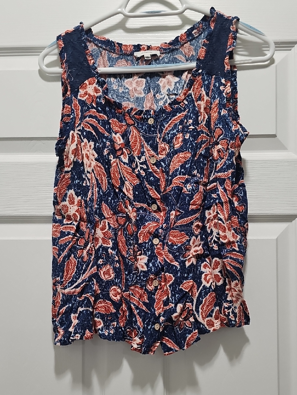 Maurices Navy Floral Button-Front Sleeveless Tank